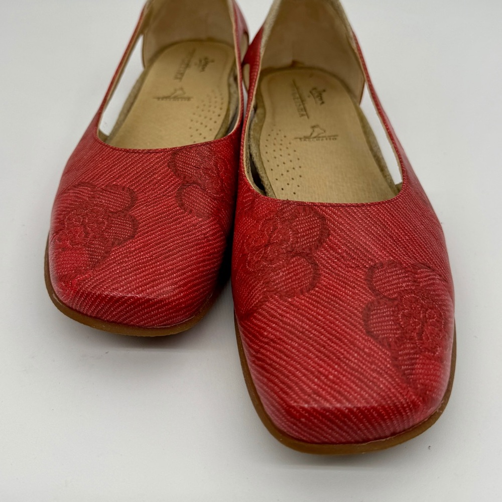 ICON Los Angeles, Red Kimono,, low heel, ballet sz 9